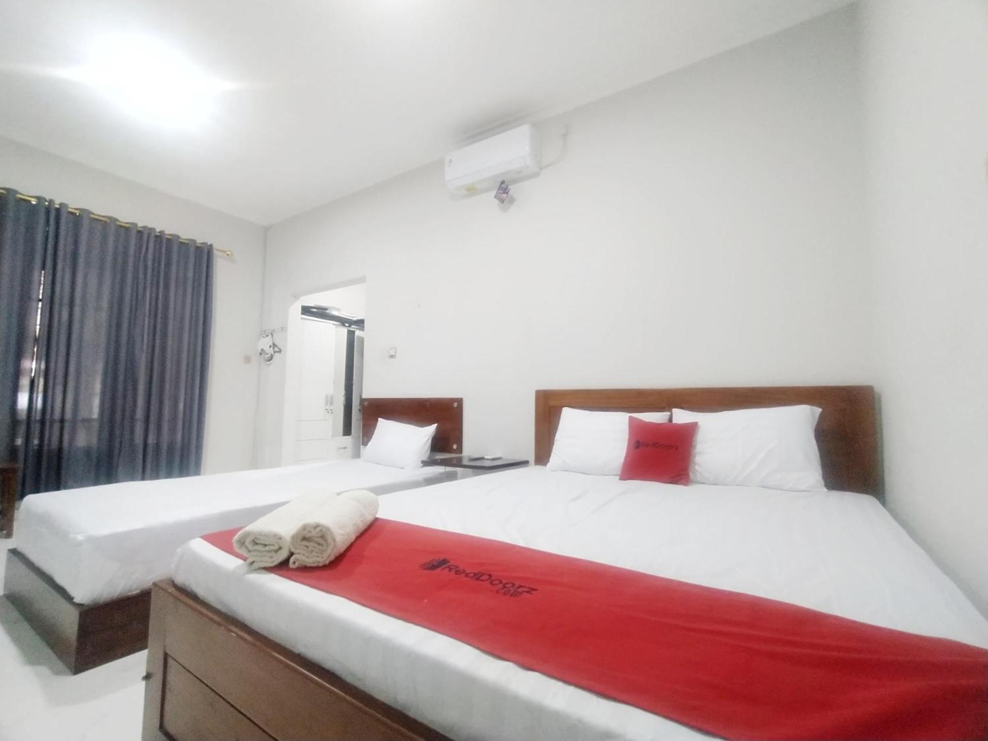 Hotel Reddoorz Syariah Near Stasiun Purwokerto Exterior foto