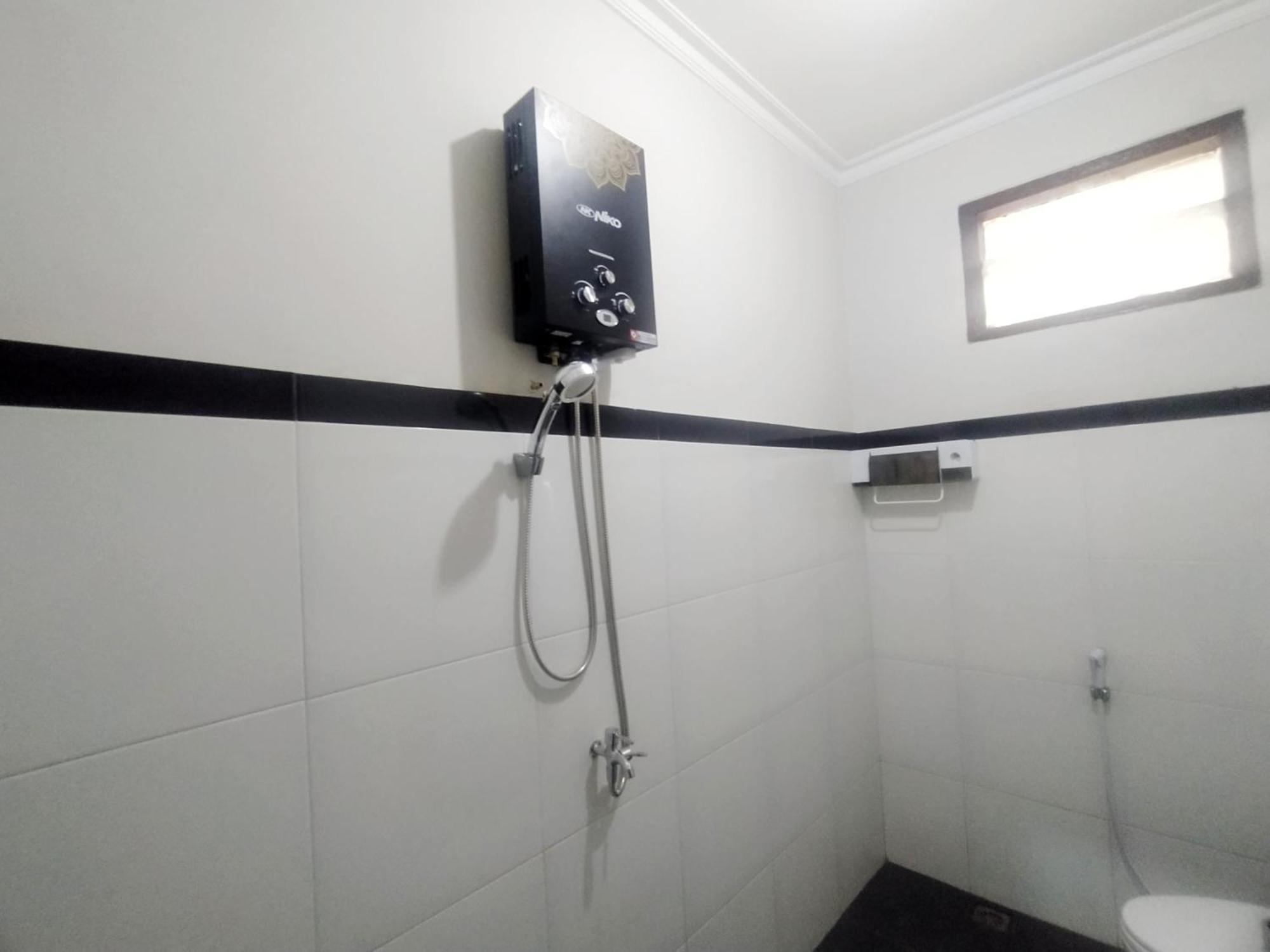 Hotel Reddoorz Syariah Near Stasiun Purwokerto Exterior foto