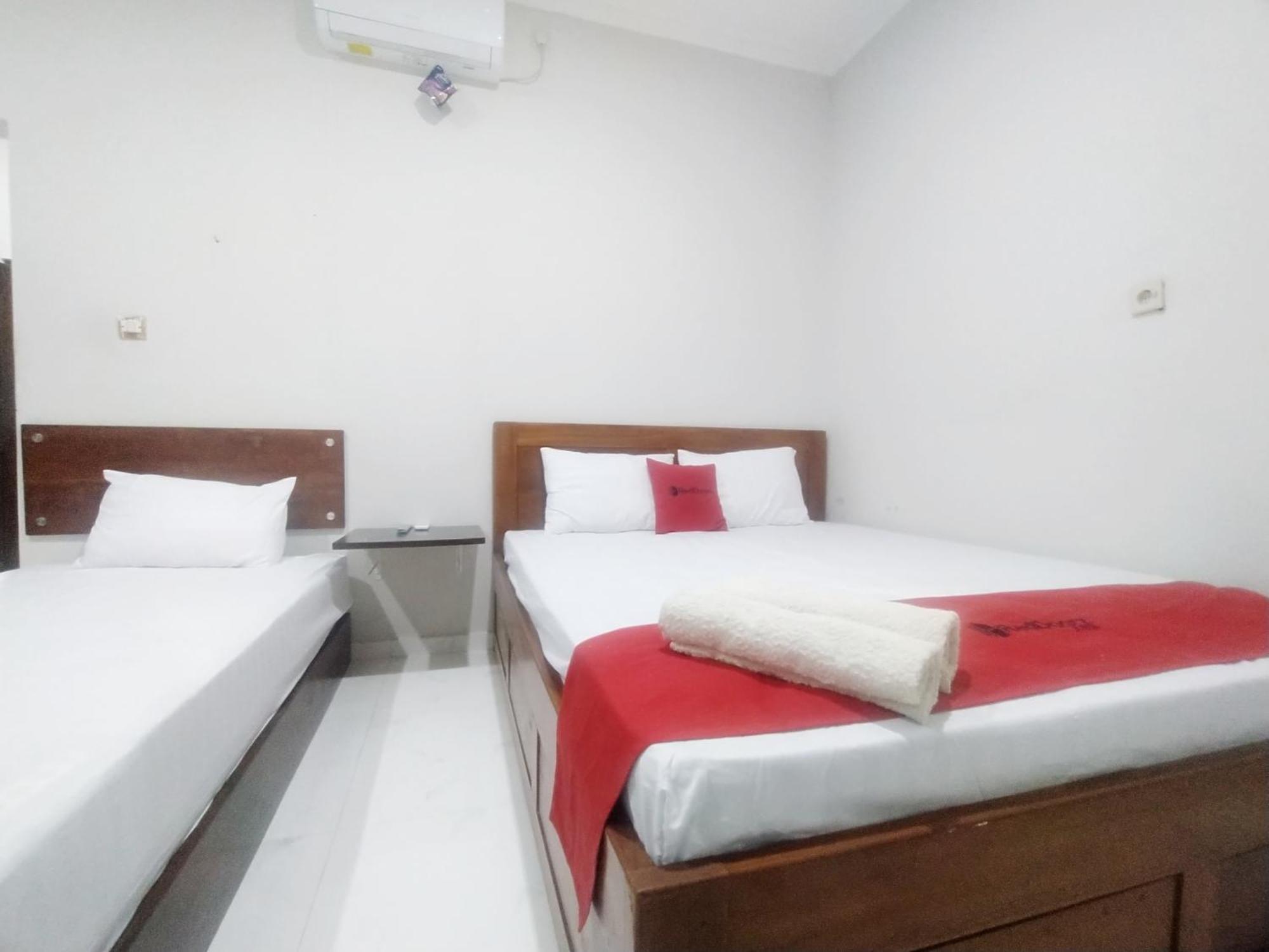 Hotel Reddoorz Syariah Near Stasiun Purwokerto Exterior foto