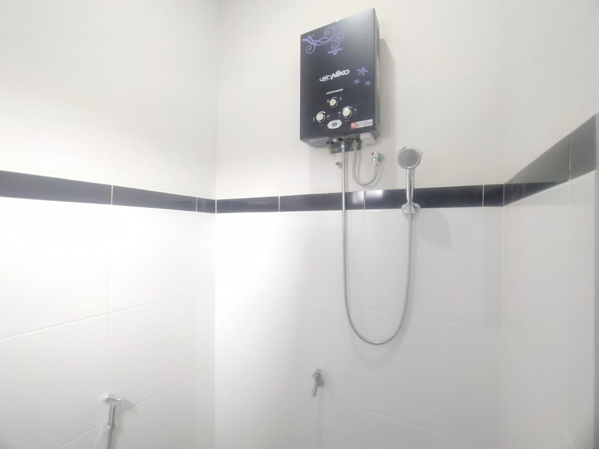 Hotel Reddoorz Syariah Near Stasiun Purwokerto Exterior foto